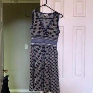 Gorgeous dress! Flattering for any body style.